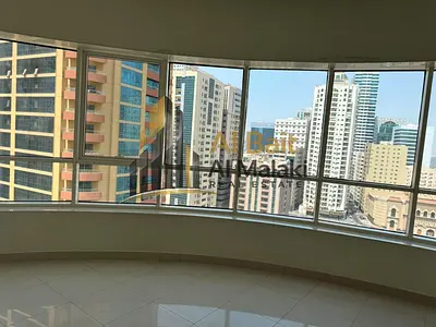ثلاث غرف وصاله في الخان القصباء على أربع دفعات او  6دفعات عدد الحمامات 4 غرفة خادمه ماستر مساحه واسعه وجميله أطلاله مفتوحه وجميله بحريه تكييف مركزي مج