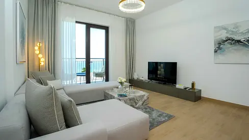 Serviced ! 1 BR New Bright Port De La Mer