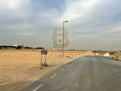 أرض مميزة في الحوشي على شارع 24 وبالقرب من الحديقة
