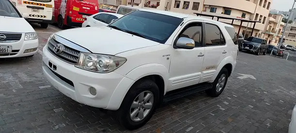 2011 Toyota FORTUNER 照片 5