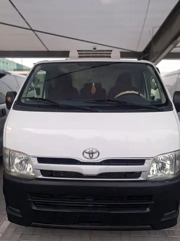 Toyota Hiace 2011 ( standard chiller)