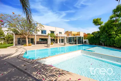 Lake View | Trophy Villa | Fully Upgraded