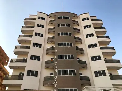 Spacious Unit | No Agent Plz | Below Market Price