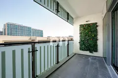Fully Furnished |Vacant on Transfer | Beach Access