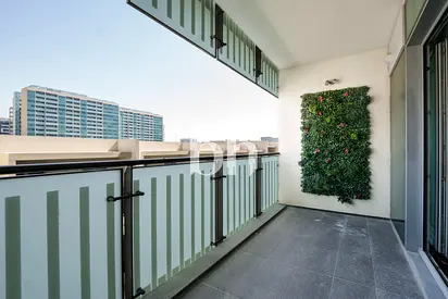 Fully Furnished |Vacant on Transfer | Beach Access