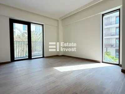 UNFURNISHED / 2 BALCONIES / FIRST TENANT / STEPS TO CREEK BEACH