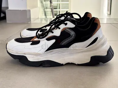 Bershka Chunky Platform Sneakers – Black / White / Tan (EU 44)