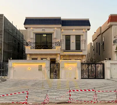 فيلا كلاسيكية تتميز بارتداد خارجي كبير، علي شارع رئيسي ، 5 غرف |  رسوم التسجيل مع السعر