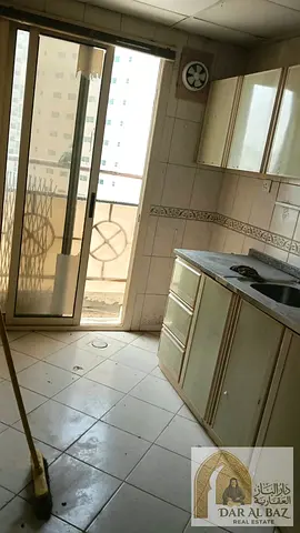 One-bedroom apartment for annual rent in Al Qulay'ah area. The apartment has one bedroom, a living room, one bathroom, central air conditioning, an op