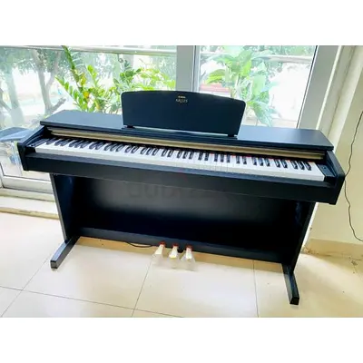 Yamaha digital Piano Less used