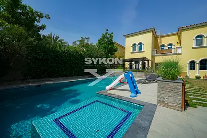 3 BR | Park Backing | Huge Plot | Move-In Ready