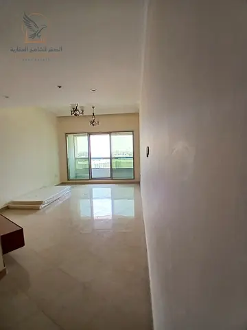 افخم ثلاث غرف وصاله في افخم ابراج عجمان باطلاله مفتوحه مع خزاءن حاءط مع 3حمامات وبلكونه بمساحة كبيره تصل 2450 قدم
