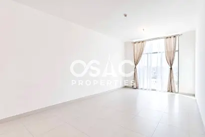 UNIQUE LAYOUT I SPACIOUS FAMILY HOME I AVAILABLE