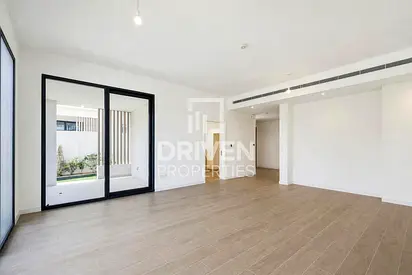 Huge Layout | Prime Location | Community View