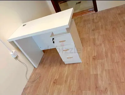 White office desk with 3 drawers — good condition
