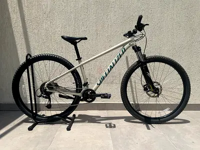 Specialized Rockhopper Elite – Size Medium