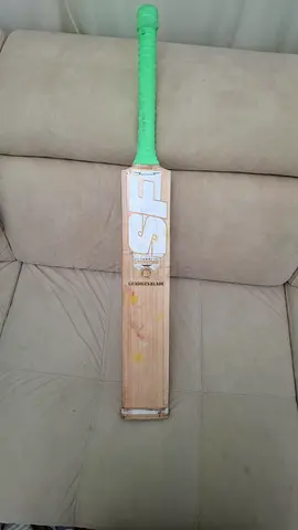 Cricket bat