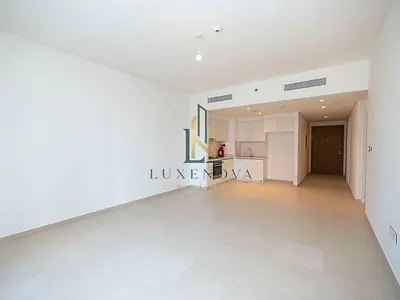 vacant and ready to move | Mid Floor