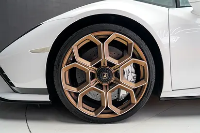 صورة 6 لـ 2023 Lamborghini HURACAN