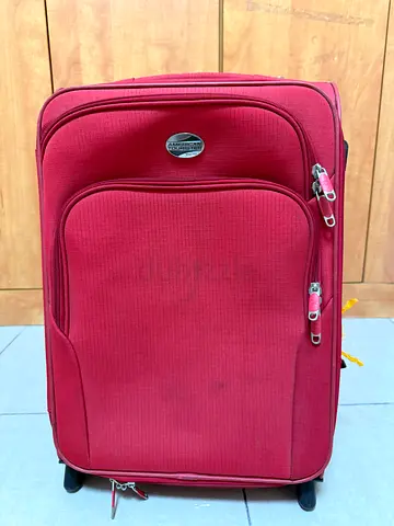 American Tourister Red soft carry-on suitcase, wheels and front pockets, good condition