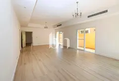 Spacious Villa| Unfurnished 4BR plus maids| Vacant