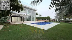 🏡 For those seeking luxury, privacy, and a prime location – a sophisticated villa for sale in t