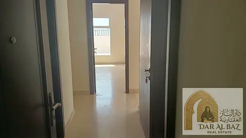An excellent opportunity for an annual rental: a penthouse with a spacious layout in the Al-Qulai'ah area.