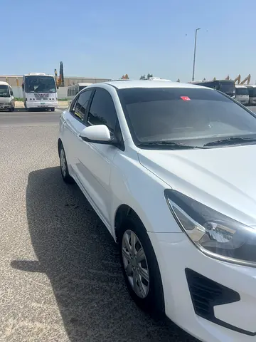 2021 KIA RIO 照片 3