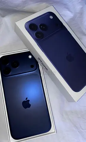 iPhone 17 Pro Max Blue - Apple care for 2 years - with Original Box and cable