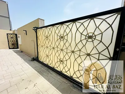 فيلا كبيره للايجار السنوى بالجزات - الشارقة | 5 غرف نوم | 6 حمامات | صالة ومجلس | غرفة خادمة | بلكون باطلاله مفتوحه | حوش كبير | باركن خاص