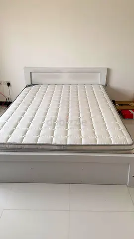 Queen bed