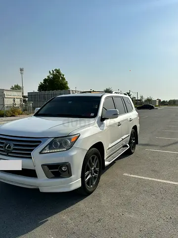 Pristine 2015 Lexus LX 570 Base | GCC Specs | Well Maintained