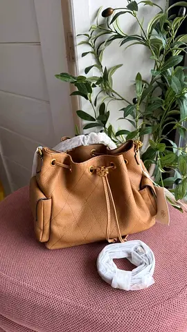 Tan leather bucket handbag - small shoulder bag
