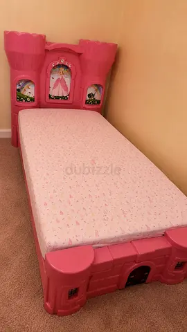Princess castle bed for kids + mattress