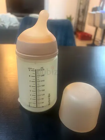 Used Suavinex Baby Feeding Bottle with Silicone Nipple (270ml)