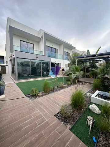 Corner Unit | Single Row | Nice Gardens