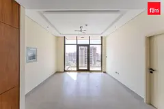 Kitchen Appliances I Near Metro I Vacant