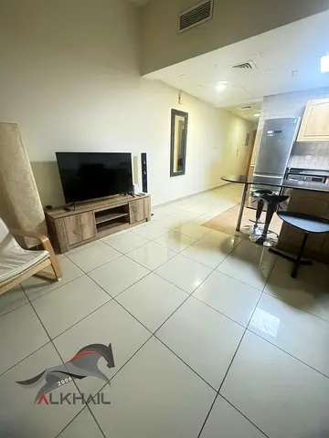 Furnished Studio | High Floor | Lake View