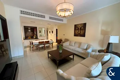 Large Layout | VOT | Central Downtown | 3 Bed