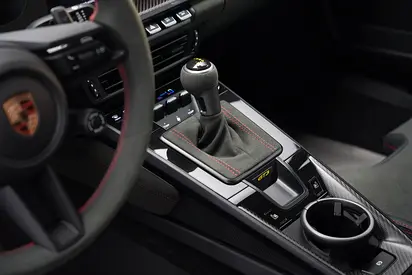 صورة 7 لـ 2025 Porsche 911