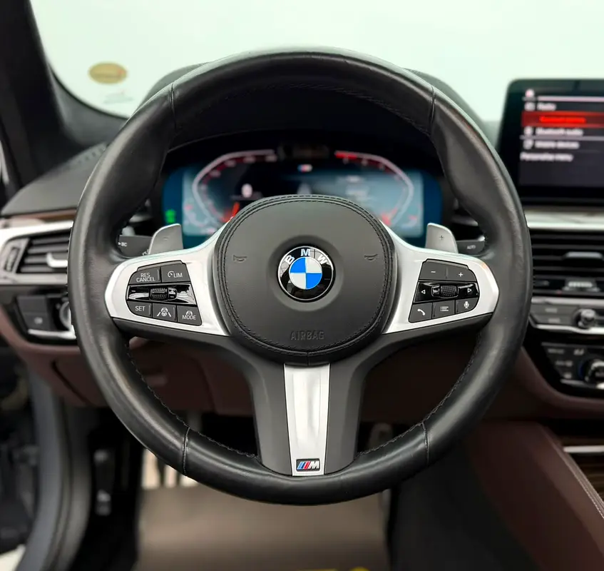 BMW 5-Series 2023