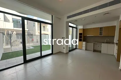 Modern | Vacant | Maids Room