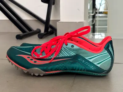 Saucony Spitfire Sprint / Track Spikes Racing Shoes – Teal / Coral Pink (EU 41) – Includes Spike Key