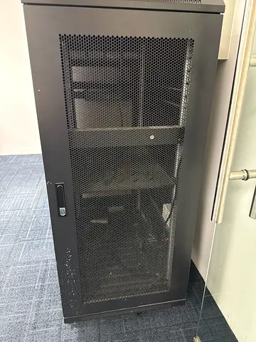 19-inch Server Rack Cabinet / Network Cabinet with Perforated Front Door