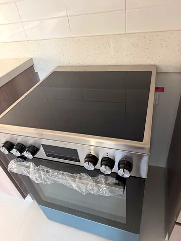 Used Built-in Electric Oven with Ceramic Hob - Good Condition