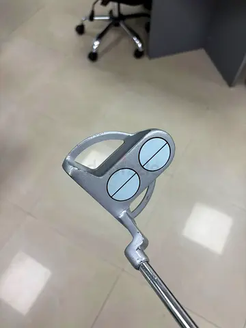 Mallet-Style Golf Putter in Good Condition