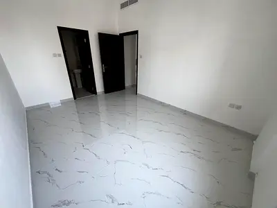 أجمل وأرقى الشقق للإيجار السنوي على كورنيش عجمان، شقة أول ساكن بمساحة كبيرة وتصميم مميز، مع بلكونة وإطلالة ممتازة وموقع خدمي وحيوي طوال اليوم.