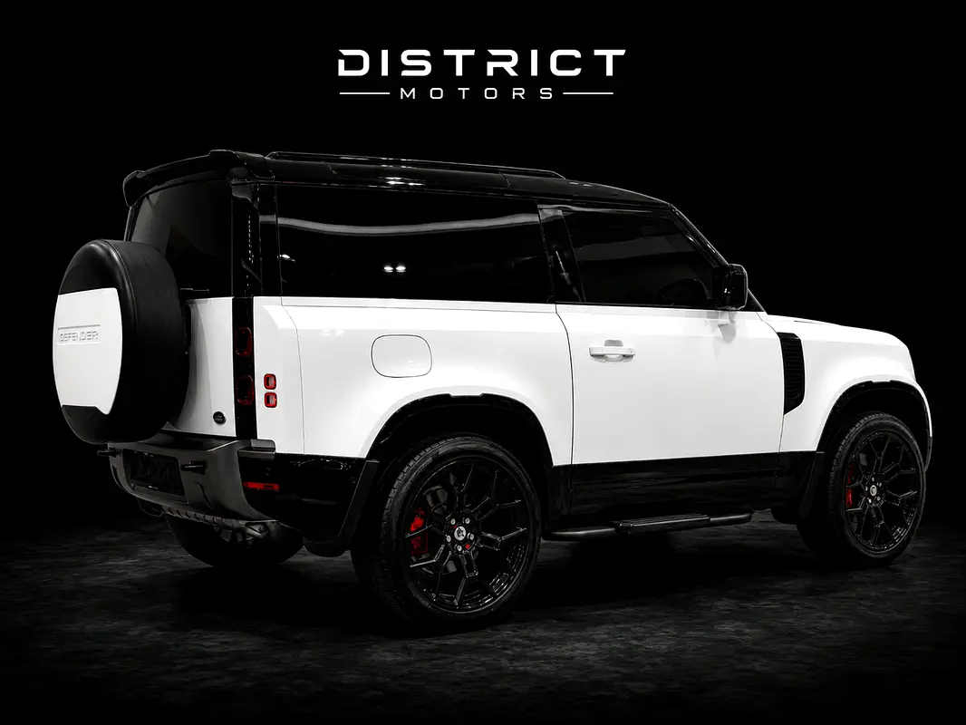 Land Rover Defender 2023