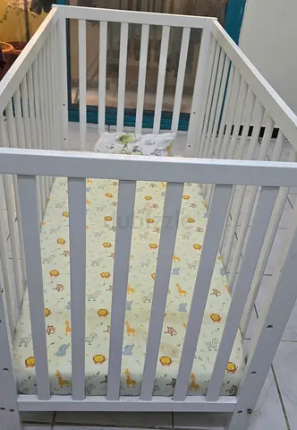 White Wooden Baby Crib with Mattress and bedding set - Good Condition