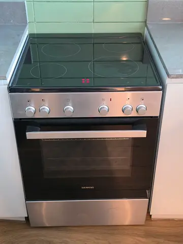 Siemens 4 hobs electric ceramic with oven 60/60cm